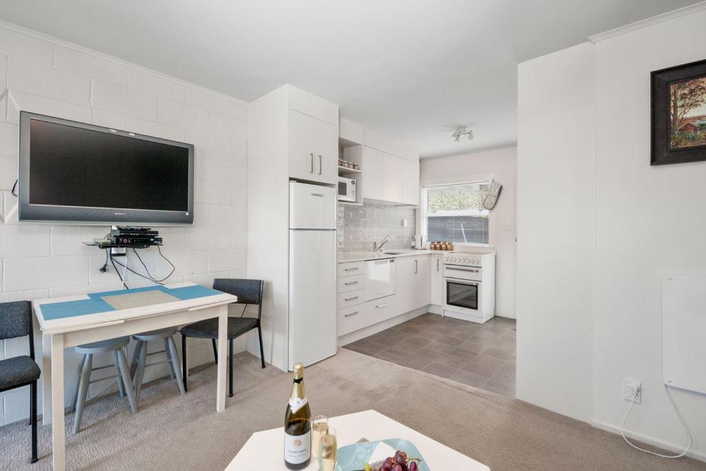 Central Stay - Taupo Flat Екстер'єр фото